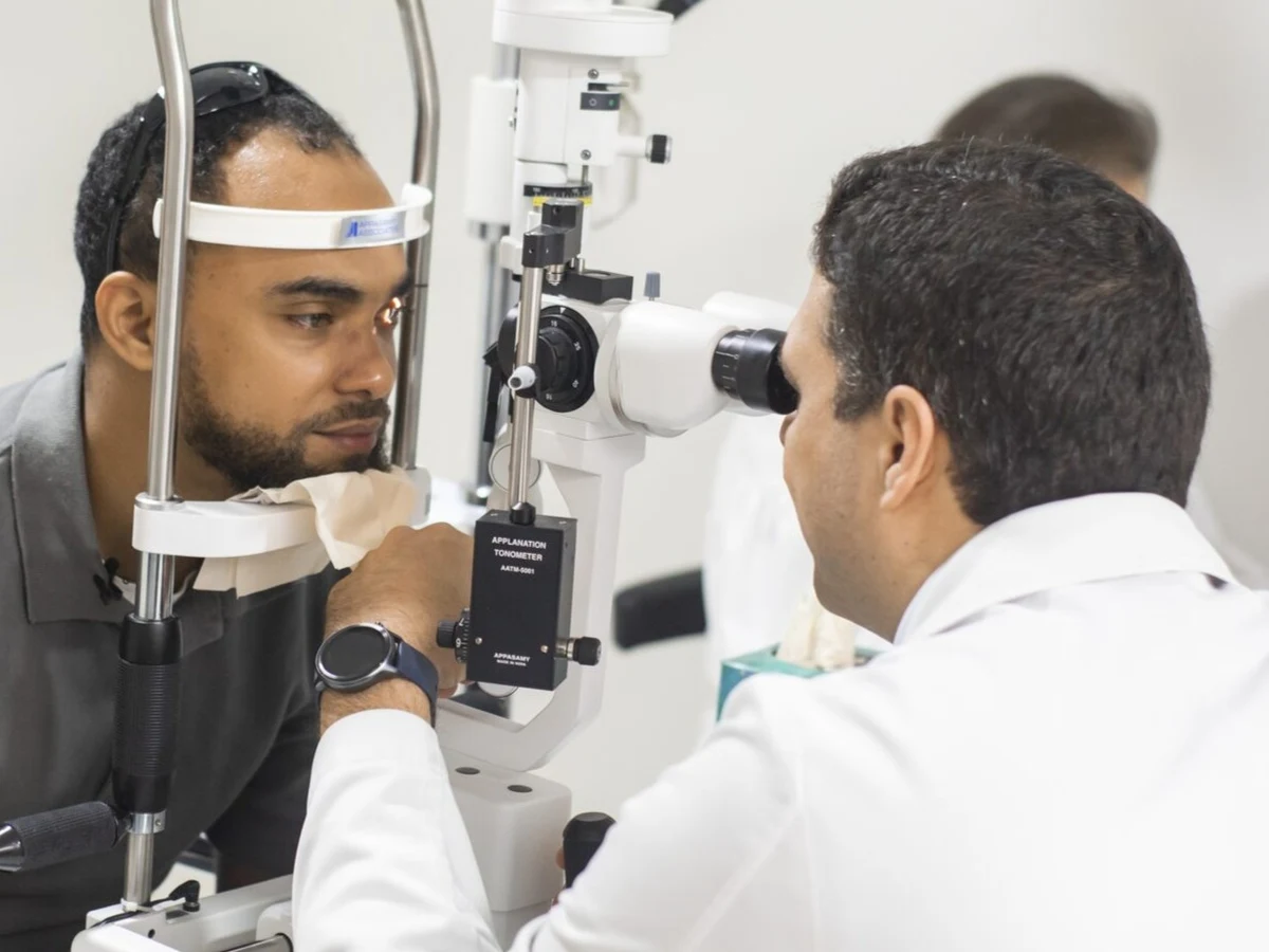 Consulta oftalmológica con el Dr. Batlle Logroño