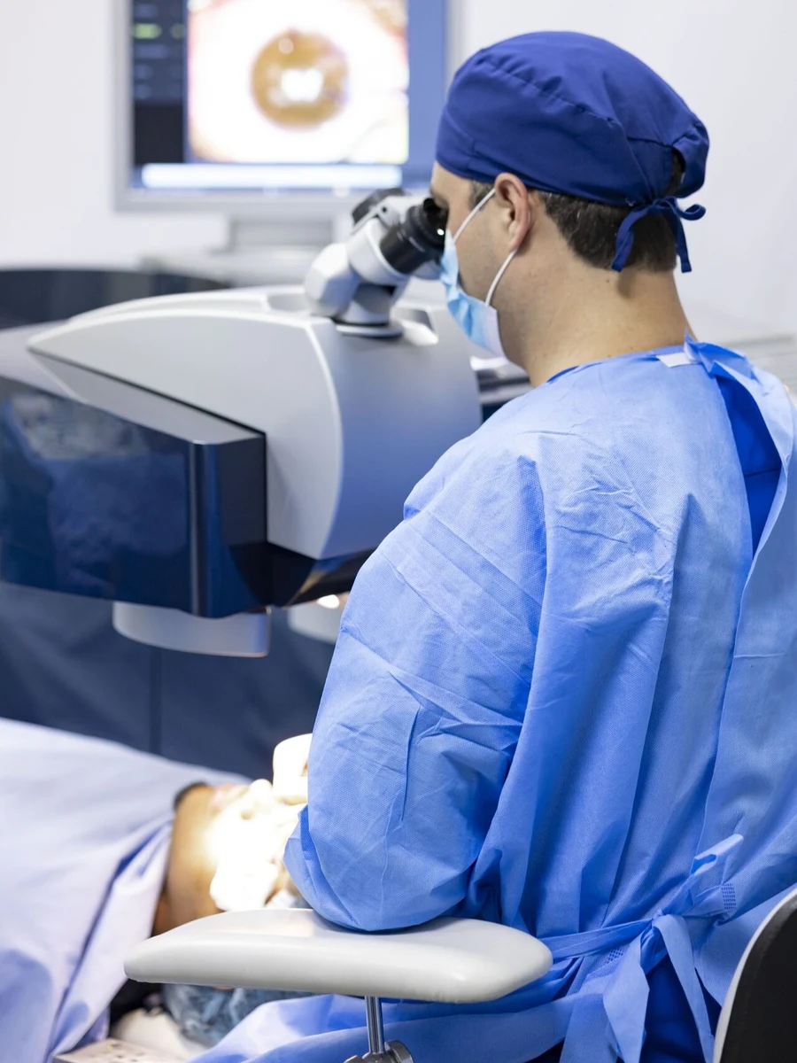 Procedimiento quirúrgico con segmentos corneales CAIRS