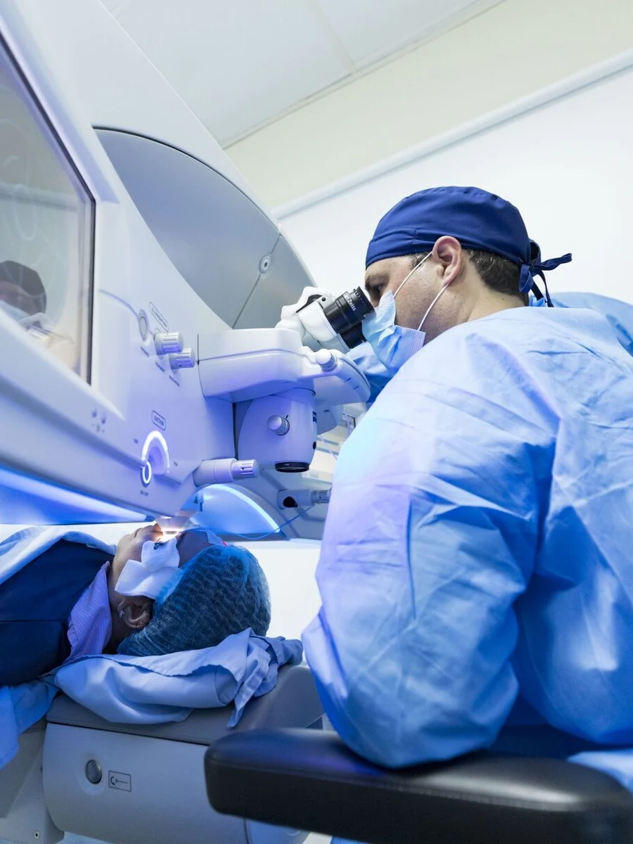 Cirugía ReLEx SMILE con láser de femtosegundo