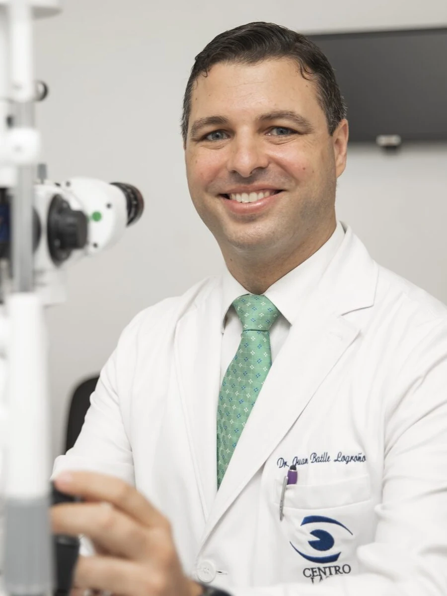 Dr. Juan F. Batlle Logroño en consulta